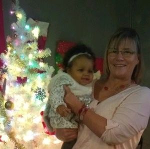 Meet your Posher, Deborah